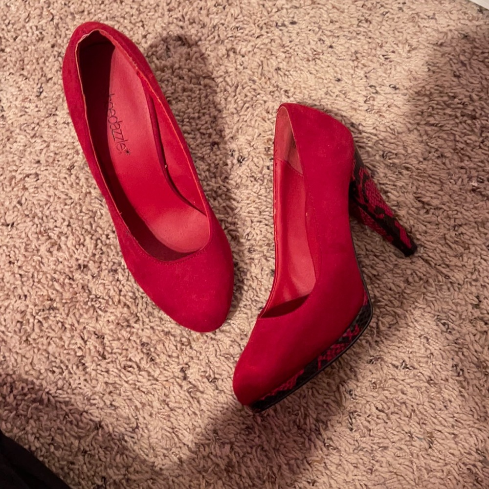 Shoe Dazzle Red/Black Snakeskin Heels